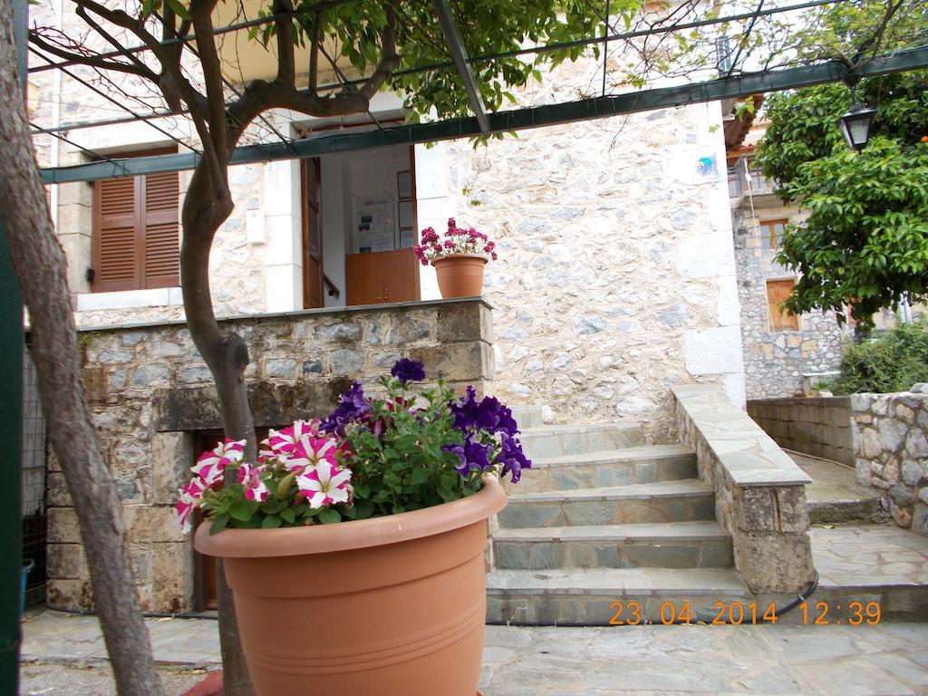 Skardamoula'S Studios And Apartments, 2 Kardamyli Exterior photo